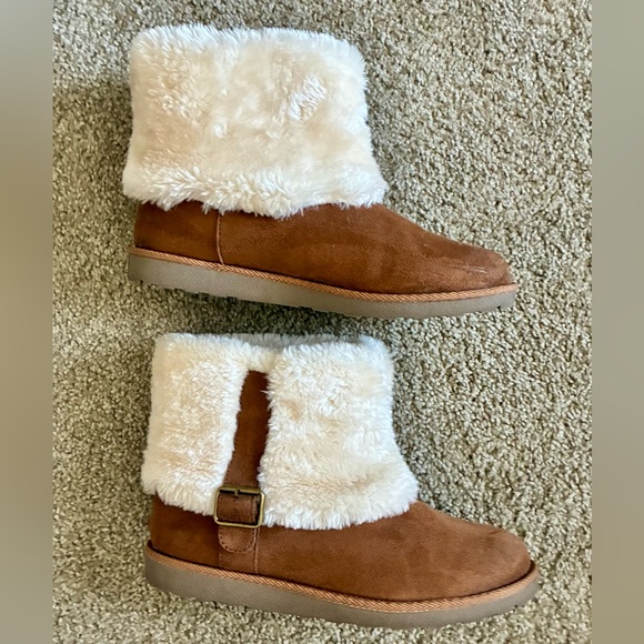 Cozy Faux Suede & Faux Fur Ankle Boots – Women’s Size 9 - Picture 3 of 6